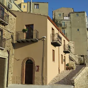  Guest house Porta Baciamano Italy